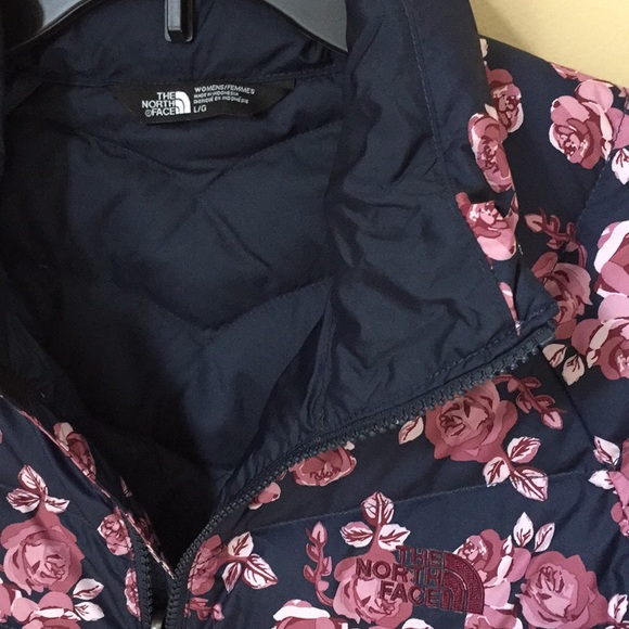 NWT Northface floral/rose down puffer jacket - Picture 4 of 5
